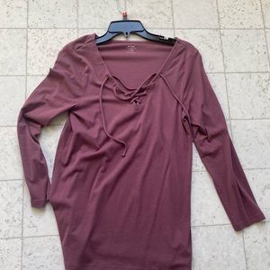 Mauve 3/4 V-neck shirt. Size Large